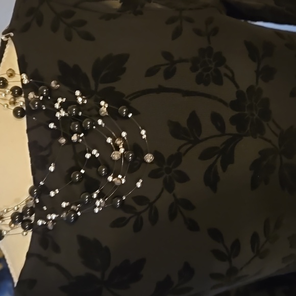 Elegant Black Floral Long Sleeve Dress Fully Lined - Picture 14 of 15